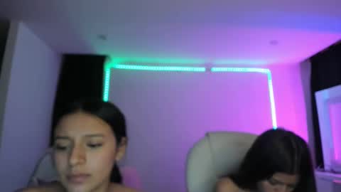 Snapshot of kimmi_foxy chatting on December 9, 12:23 am kimmi online show from December 9, 12:23 am