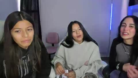 Snapshot of kimmi_foxy chatting on March 2, 9:54 pm kimmi online show from March 2, 9:54 pm