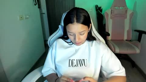 Snapshot of kimmi_foxy chatting on September 13, 11:40 pm kimmi online show from September 13, 11:40 pm