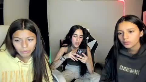 Snapshot of kimmi_foxy chatting on February 10, 11:34 pm kimmi online show from February 10, 11:34 pm