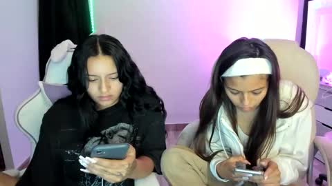 Snapshot of kimmi_foxy chatting on December 6, 2:18 am kimmi online show from December 6, 2:18 am