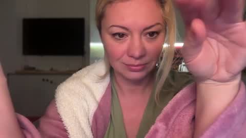 Snapshot of kiradivine chatting on February 26, 7:21 pm KiraDivine online show from February 26, 7:21 pm