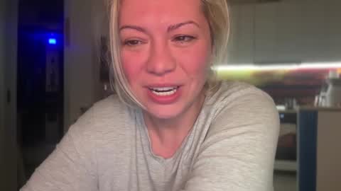 Snapshot of kiradivine chatting on January 22, 7:24 pm KiraDivine online show from January 22, 7:24 pm