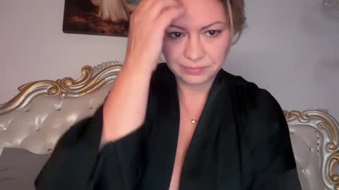 Snapshot of kiradivine chatting on September 18, 12:42 pm KiraDivine online show from September 18, 12:42 pm