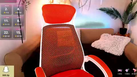 Snapshot of kiraxmoon chatting on March 7, 12:37 am kiraxmoon online show from March 7, 12:37 am