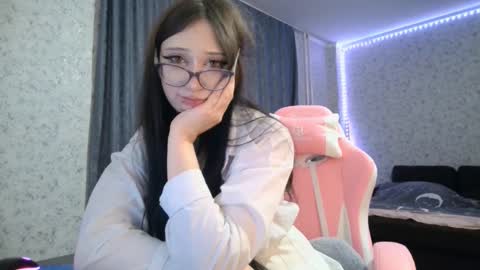 Nicole online show from September 11, 7:15 pm