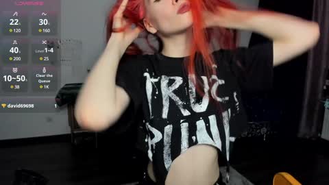 Snapshot of kitsunemoon chatting on January 10, 7:32 pm Kitsune online show from January 10, 7:32 pm