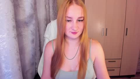 Snapshot of kitten_sun chatting on January 12, 2:14 am kitten_sun online show from January 12, 2:14 am