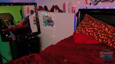 Kittie Purry online show from February 27, 7:30 am