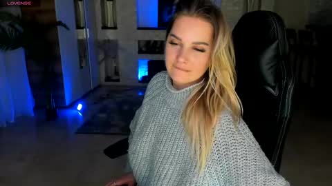 Snapshot of kittiliza chatting on February 28, 1:58 am kittiliza online show from February 28, 1:58 am