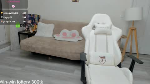 Emilly online show from March 1, 1:32 am
