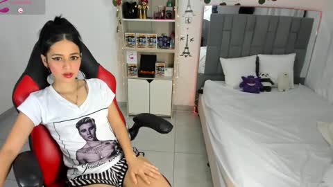kitty_scoot online show from September 18, 1:09 am