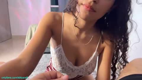 Kitty black hair 19 years Isa red hair18 years John 21 years online show from February 14, 3:22 am