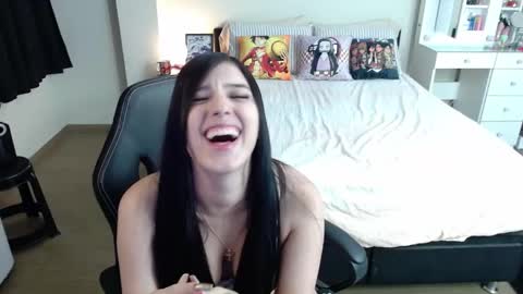 Snapshot of kittykat18x chatting on February 6, 3:37 am Isabel online show from February 6, 3:37 am