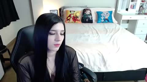 Snapshot of kittykat18x chatting on February 25, 2:25 am Isabel online show from February 25, 2:25 am