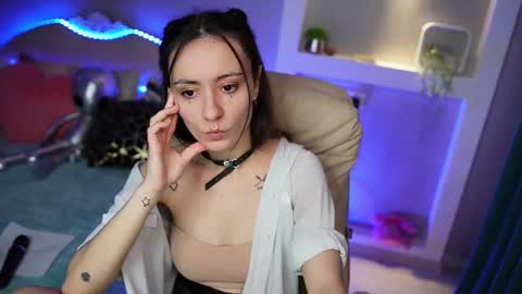 kittyslina online show from March 9, 5:00 am