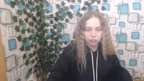 klerkarina online show from March 6, 5:46 am
