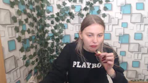 klerkarina online show from March 3, 9:33 am