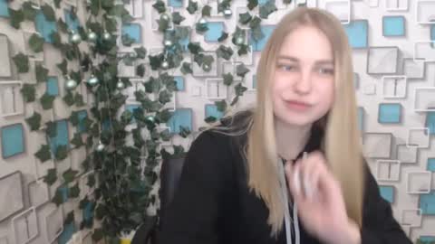klerkarina online show from January 4, 9:10 am
