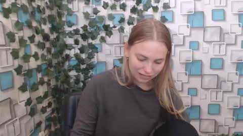 klerkarina online show from September 21, 4:49 am