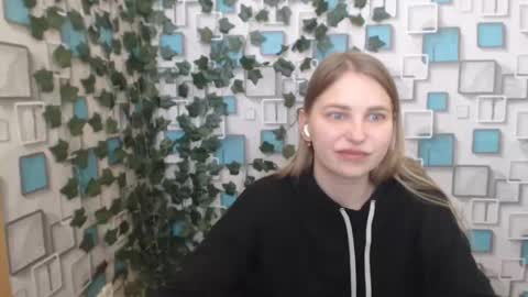 klerkarina online show from February 18, 9:21 am