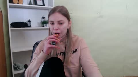 klerkarina online show from February 13, 6:20 am