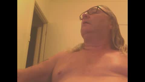 Snapshot of knobout chatting on March 10, 12:28 pm knobout online show from March 10, 12:28 pm