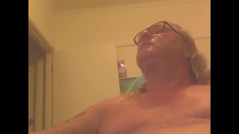 Snapshot of knobout chatting on December 2, 12:24 pm knobout online show from December 2, 12:24 pm