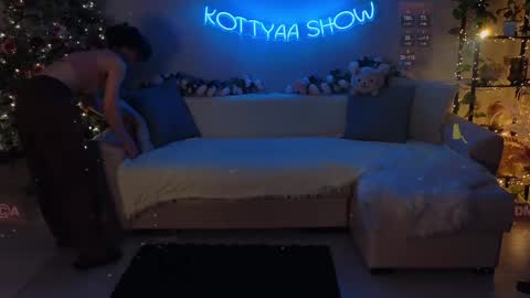 Kottyaa cb FOLLOWING  online show from January 3, 3:05 am