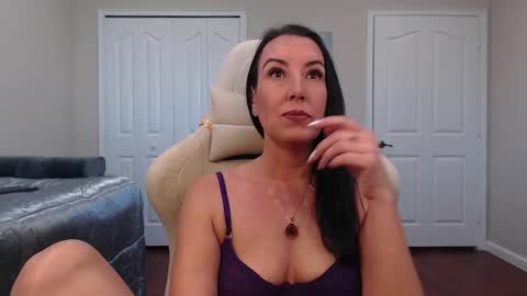Krissy online show from February 3, 2:02 pm
