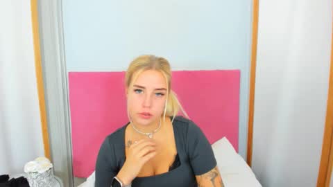 KristyFlowers online show from February 9, 9:37 am