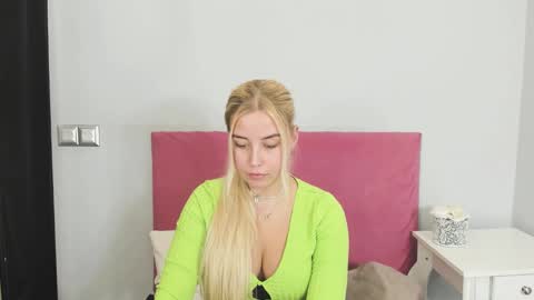 KristyFlowers online show from January 31, 9:48 am