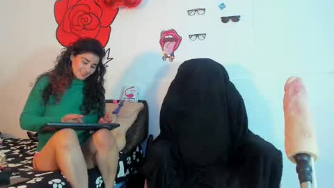 Snapshot of kymberlyhott chatting on December 28, 2:42 pm call me kim online show from December 28, 2:42 pm