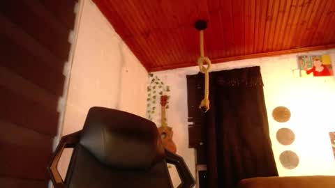 Snapshot of la_femme_fatale_ chatting on March 8, 3:39 am Hanna FREE ONLYFANS online show from March 8, 3:39 am