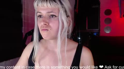 Snapshot of la_femme_fatale_ chatting on February 5, 12:31 am Hanna FREE ONLYFANS online show from February 5, 12:31 am