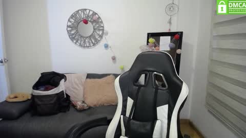 Snapshot of la_rola_ chatting on September 21, 2:59 am Catalina online show from September 21, 2:59 am