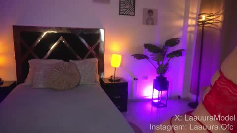 Snapshot of laauura_1 chatting on February 27, 1:41 am Only Fans laauura online show from February 27, 1:41 am