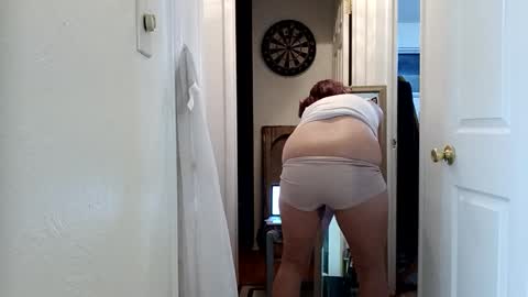 Snapshot of lacybell chatting on February 7, 12:53 am lacybell online show from February 7, 12:53 am