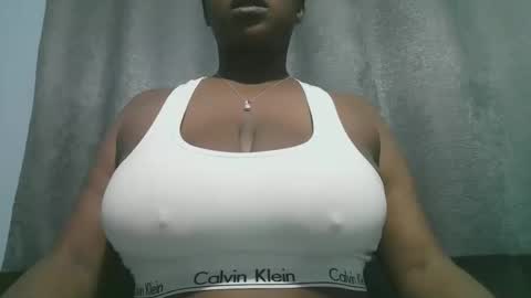 Snapshot of lady_dearra chatting on September 11, 1:40 am lady_dearra online show from September 11, 1:40 am