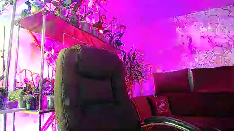 Lady Gloria online show from February 15, 6:44 am