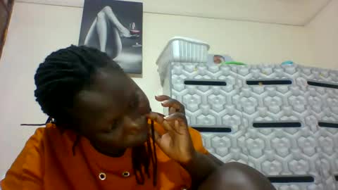 Snapshot of ladyblossoms19 chatting on January 14, 9:09 pm lindah32 online show from January 14, 9:09 pm