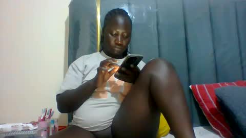 Snapshot of ladyblossoms19 chatting on February 17, 6:28 pm lindah32 online show from February 17, 6:28 pm