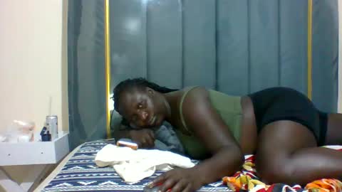 Snapshot of ladyblossoms19 chatting on February 26, 9:20 pm lindah32 online show from February 26, 9:20 pm