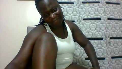 Snapshot of ladyblossoms19 chatting on January 9, 6:26 pm lindah32 online show from January 9, 6:26 pm