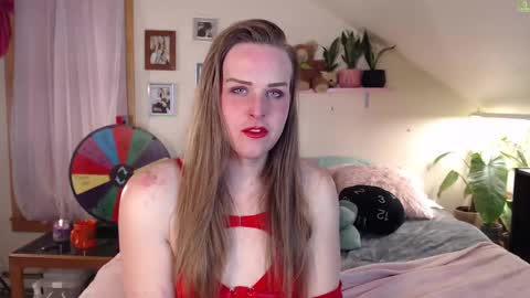 ladyboyhomemaker online show from February 15, 4:47 am