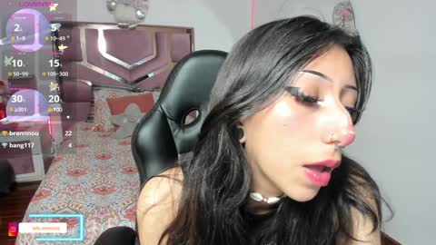 Snapshot of laila_angel chatting on December 4, 10:35 pm laila_angel online show from December 4, 10:35 pm