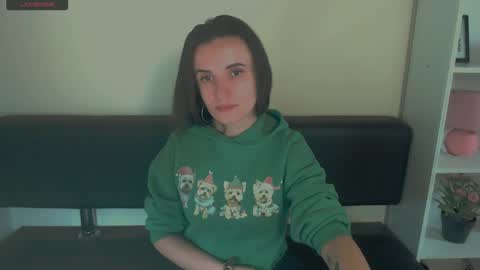 Snapshot of laimapinch_ chatting on December 21, 4:03 pm Laima online show from December 21, 4:03 pm