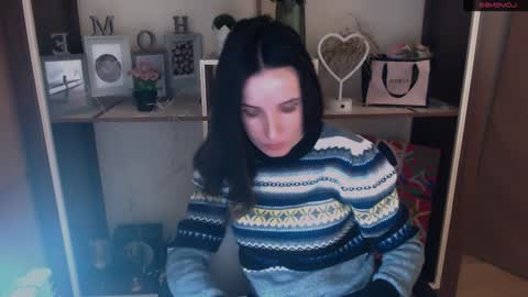 Snapshot of laimapinch_ chatting on December 15, 1:32 pm Laima online show from December 15, 1:32 pm