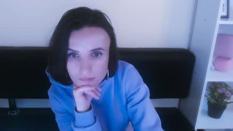 Snapshot of laimapinch_ chatting on January 5, 4:27 pm Laima online show from January 5, 4:27 pm