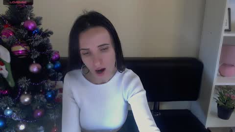 Snapshot of laimapinch_ chatting on December 22, 1:22 pm Laima online show from December 22, 1:22 pm